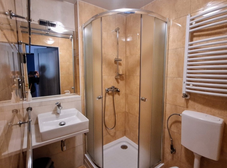 Dom na wzg&oacute;rzu pok&oacute;j trzyosobowy nr 1?v=1.0.1