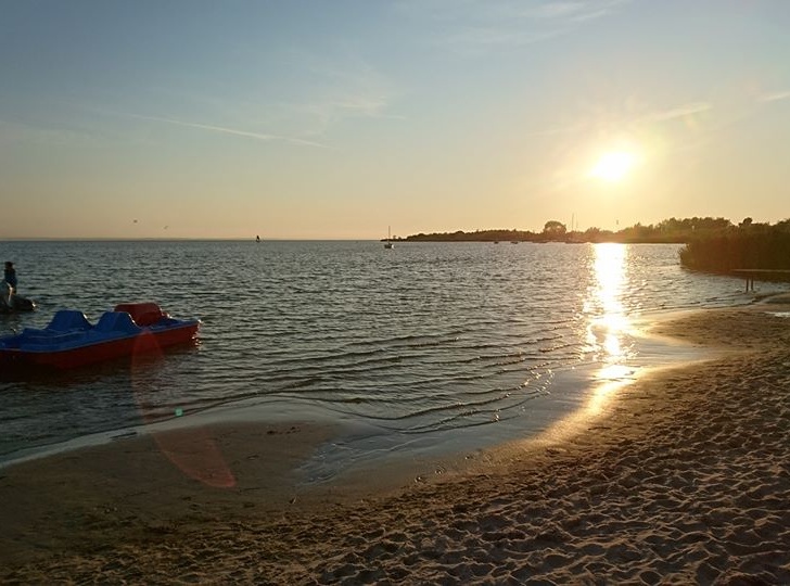 Surfstrefa szkoła windsurfingu i wypożyczalnia sprzętu